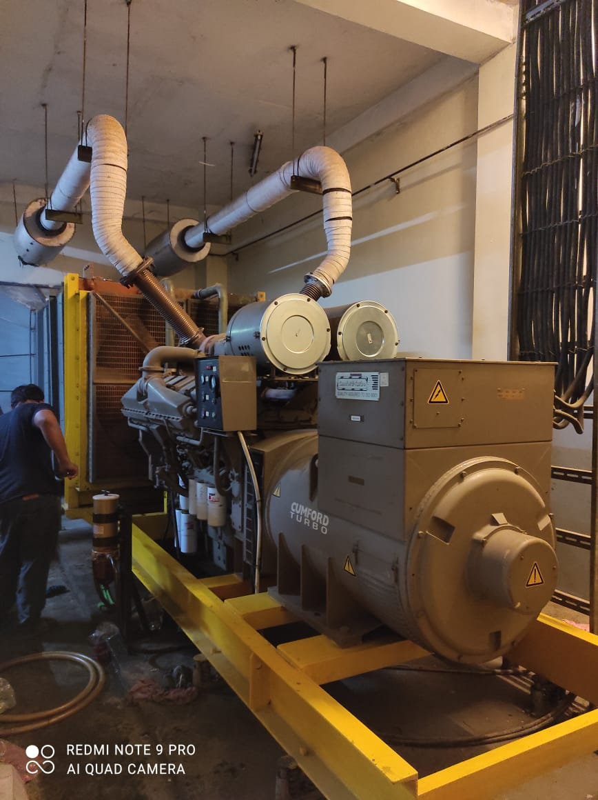 Unit genset silent type