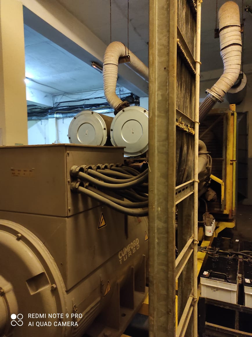 Suku cadang dan perlengkapan genset