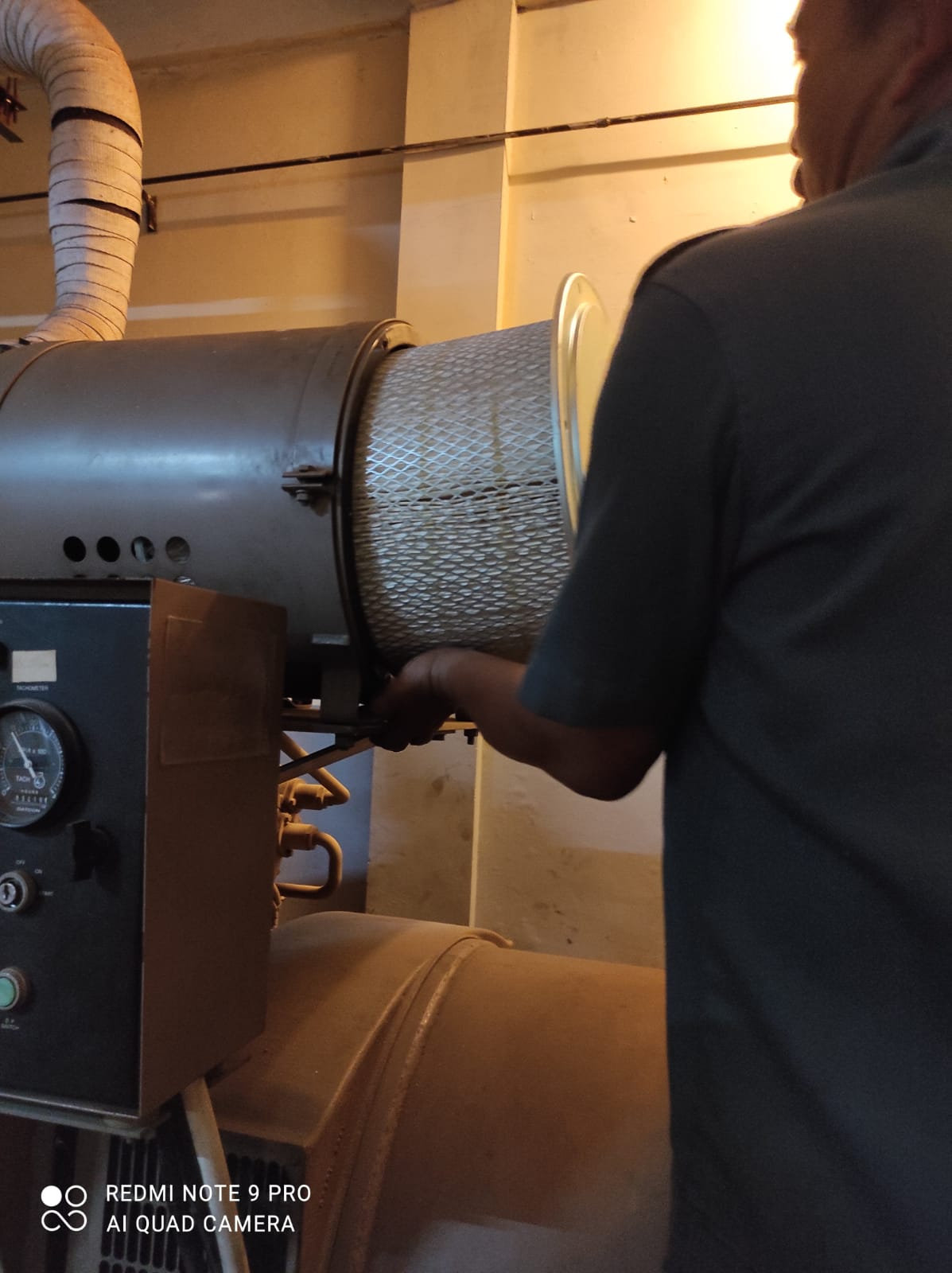 Suku cadang dan perlengkapan genset
